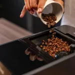 7899831342921-7899831342938-CAFETEIRA-ESPRESSO-AUTOMATICA-WCE19-USO-30