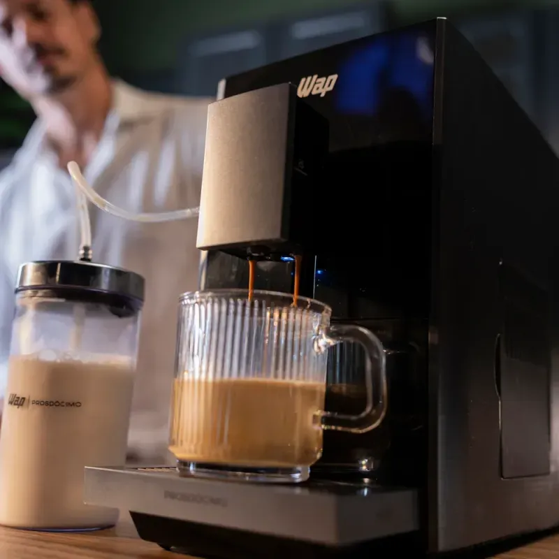 7899831342921-7899831342938-CAFETEIRA-ESPRESSO-AUTOMATICA-WCE19-USO-37